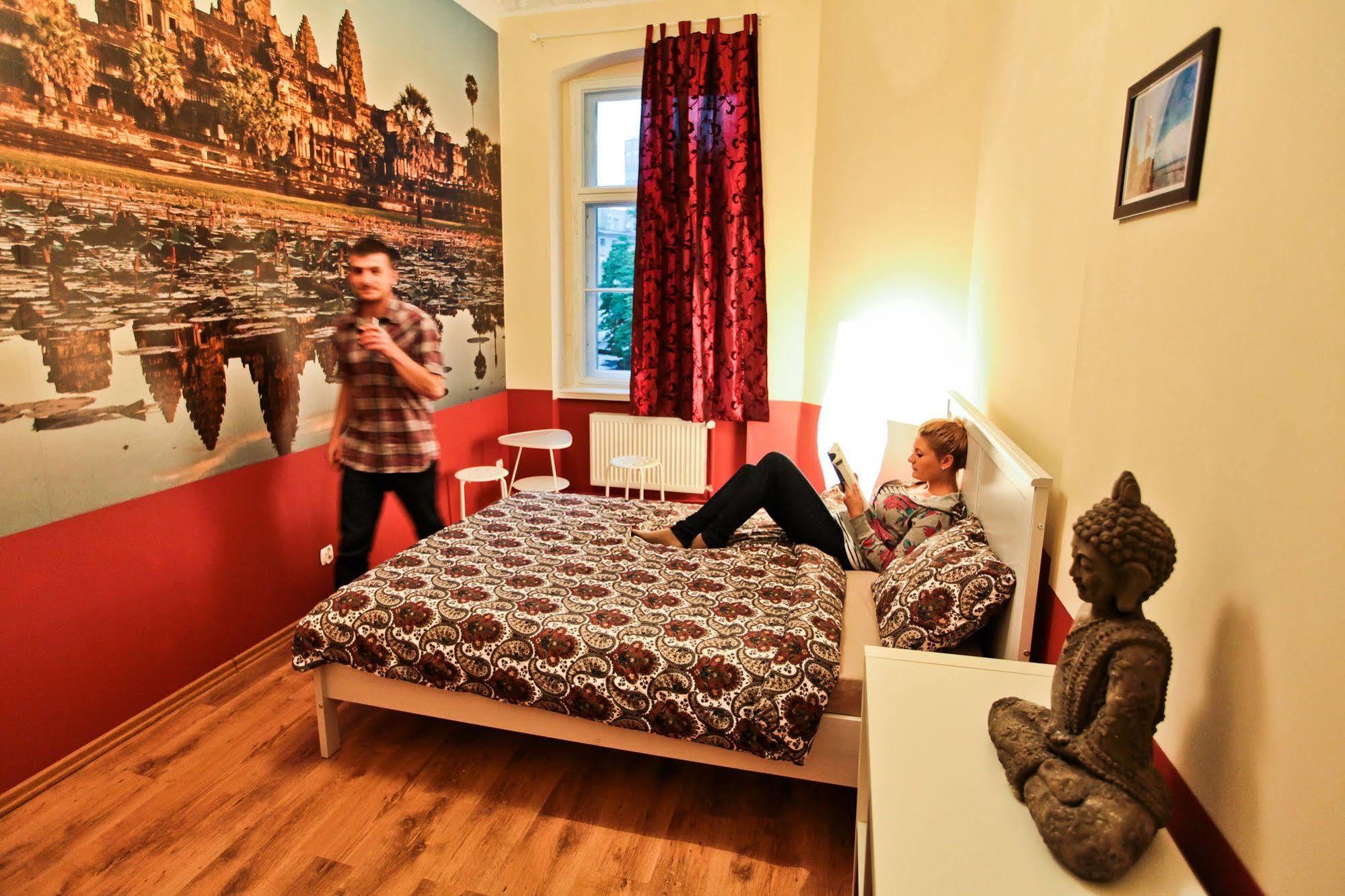 Poco Loco Hostel พอซนาน ภายนอก รูปภาพ