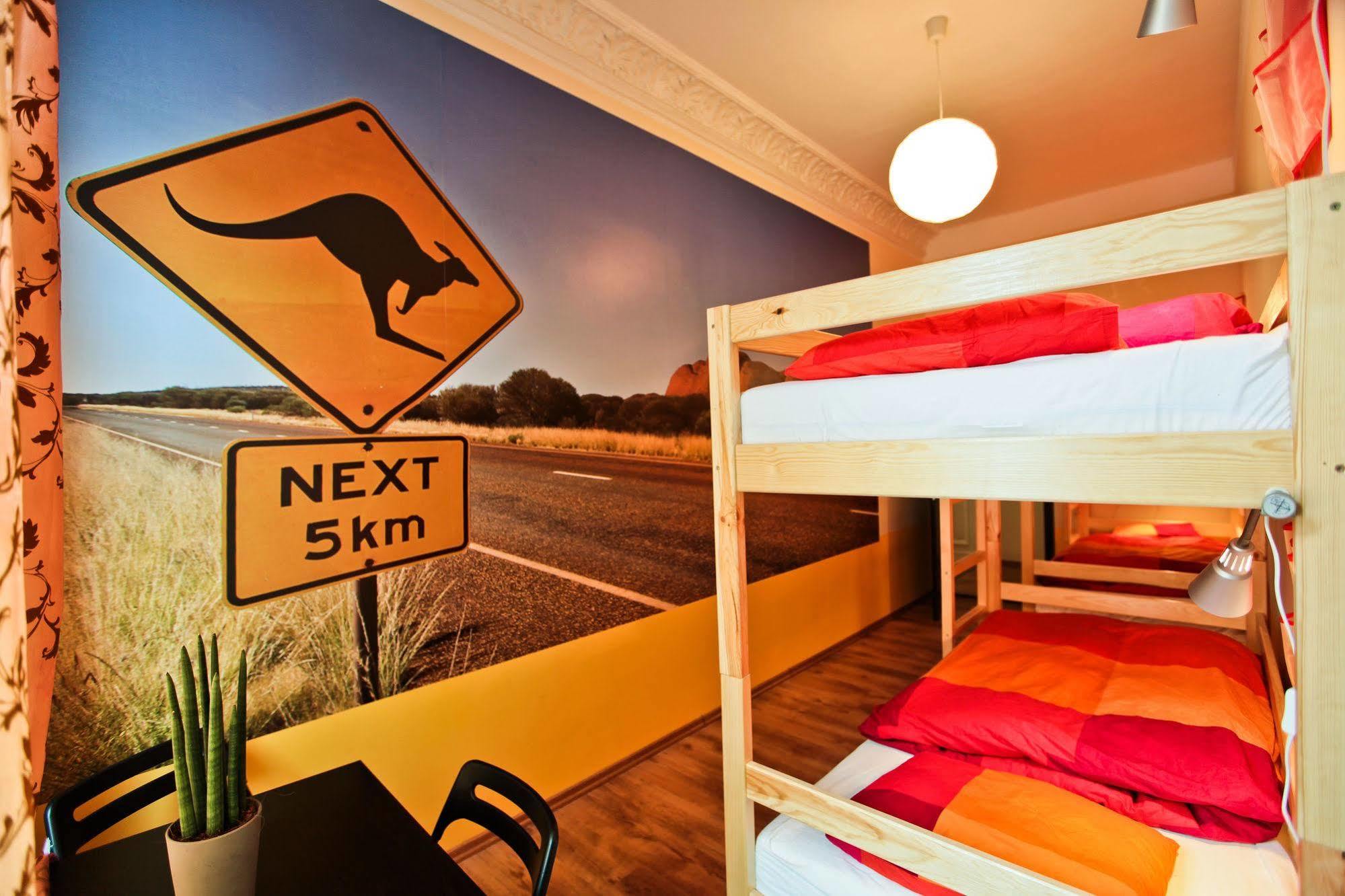 Poco Loco Hostel พอซนาน ภายนอก รูปภาพ