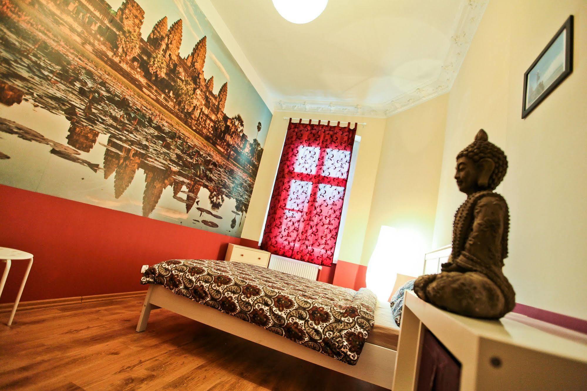 Poco Loco Hostel พอซนาน ภายนอก รูปภาพ