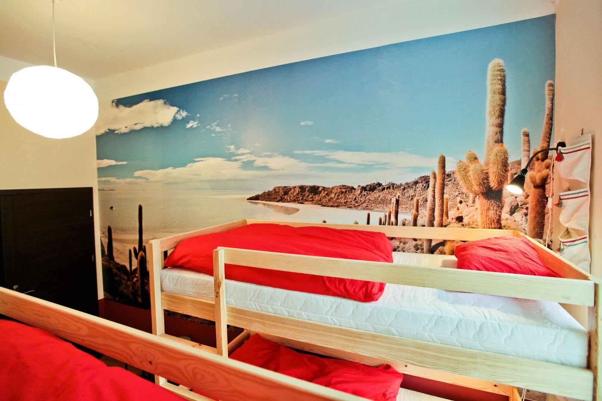 Poco Loco Hostel พอซนาน ภายนอก รูปภาพ