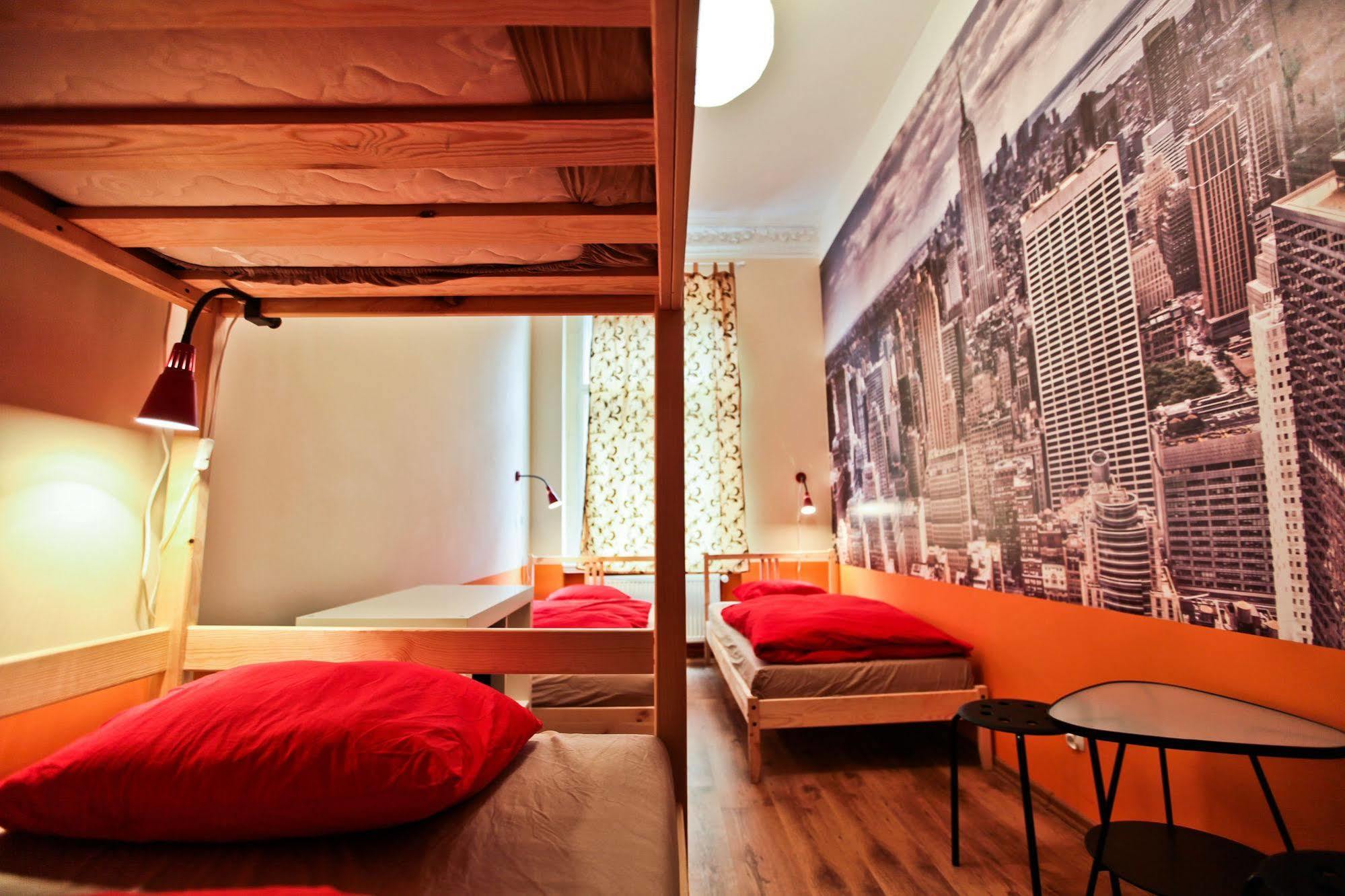 Poco Loco Hostel พอซนาน ภายนอก รูปภาพ