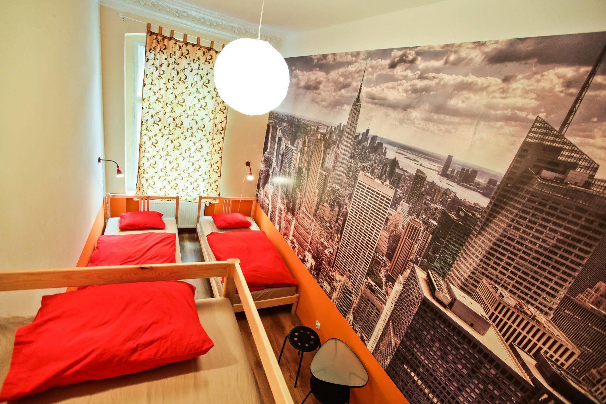 Poco Loco Hostel พอซนาน ภายนอก รูปภาพ